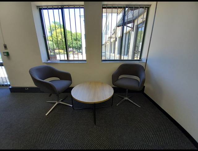 139M² OFFICE TO LET IN BRYANSTON